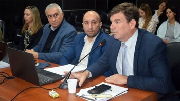El fiscal Francisco Assat (centro)
