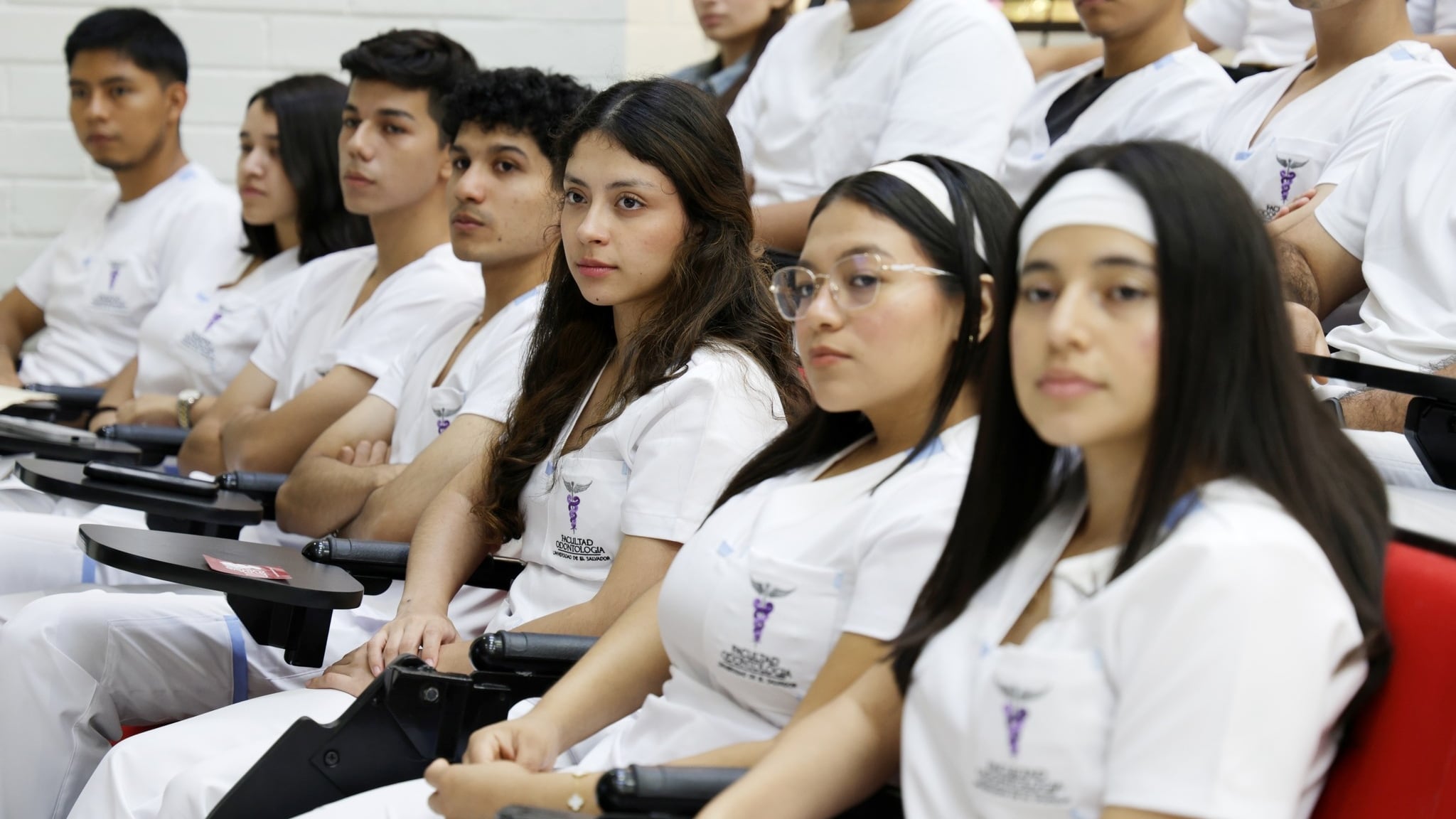 El proyecto, coordinado entre universidades de El Salvador y socias internacionales, busca validar un modelo educativo que incentive la inserción laboral efectiva y fortalezca los perfiles de egresados en carreras de alta demanda (Foto cortesía UES)