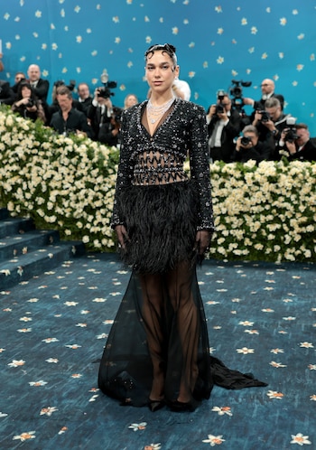 El vestido largo negro con