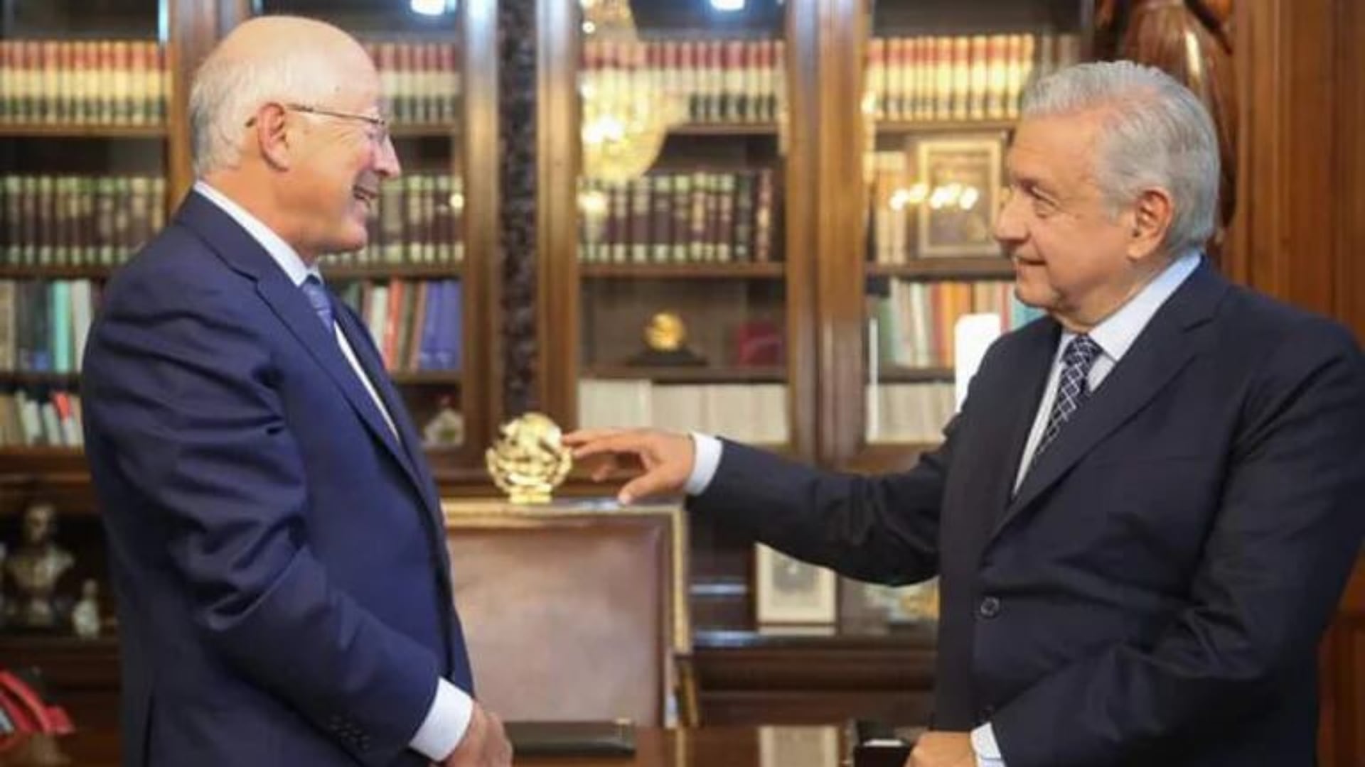 Ken Salazar, quien fungió como embajador de Estados Unidos en México durante el gobierno de AMLO. (Foto: Gobierno de México)
