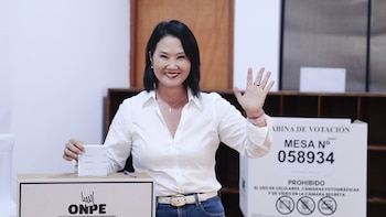 Keiko Fujimori tras emitir su voto en San Borja: “La PNP y las FFAA están desplegadas en todas las mesas”