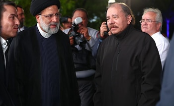 El régimen de Daniel Ortega ha estrechado su acercamiento con Irán. En la gráfica Ortega con el fallecido presidente de Irán, Ebrahim Raisí, en Managua en junio de 2023.