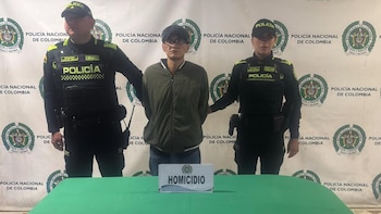 A la cárcel joven que violó y asesinó a su propia madre en Bogotá: le envió fotos a sus familiares junto al cuerpo de la mujer asegurando que estaba “enferma”
