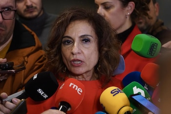 La ministra de Hacienda, María