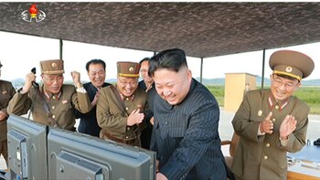 Alerta en Occidente: el régimen de Kim Jong-un intensifica su carrera armamentística con la supervisión de nuevos misiles balísticos