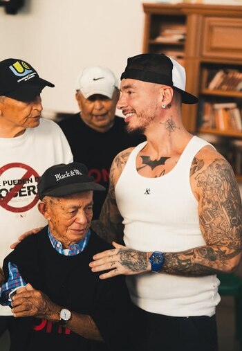 El video de una coreografía con música de J Balvin llevó al cantante a visitar el hogar geriátrico - crédito @jbalvin/IG