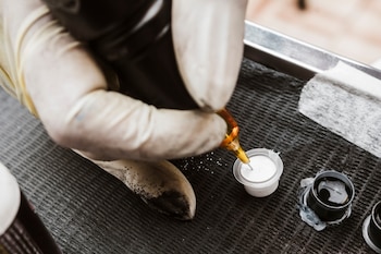 Al referirse a cómo influyen