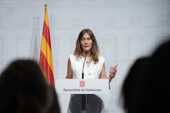 25/09/2026 La presidenta de los Comuns en el Parlament, Jéssica Albiach, ofrece una rueda de prensa tras la cumbre educativa, en el Palau de la Generalitat de Catalunya, a 25 de septiembre de 2026, en Barcelona, Catalunya (España). Illa ha convocado esta cumbre para abordar la situación y el modelo educativo de la región tras calificar de "errores graves e inaceptables" las incidencias técnicas que invalidaron la muestra catalana en las pruebas PISA.
POLITICA
David Zorrakino - Europa Press
