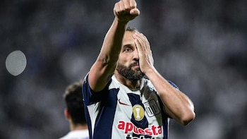 Hernán Barcos inició trámites para