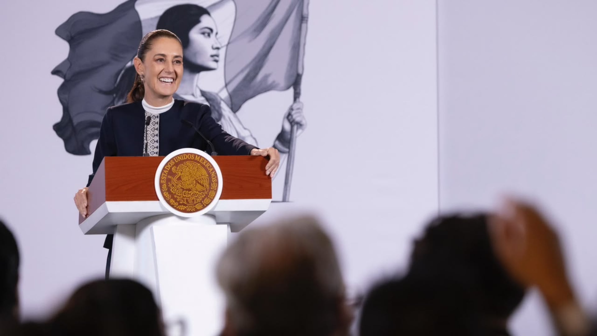 Sheinbaum informó que próximamente se reunirá con jóvenes científicos mexicanos en Palacio Nacional. | Presidencia