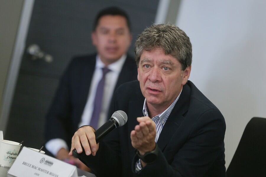 La crítica del presidente de la Andi sobre el aumento insuficiente de la UPC evidencia los graves problemas financieros del sistema de salud colombiano - crédito Colprensa