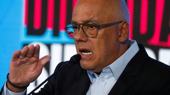 En medio del silencio del