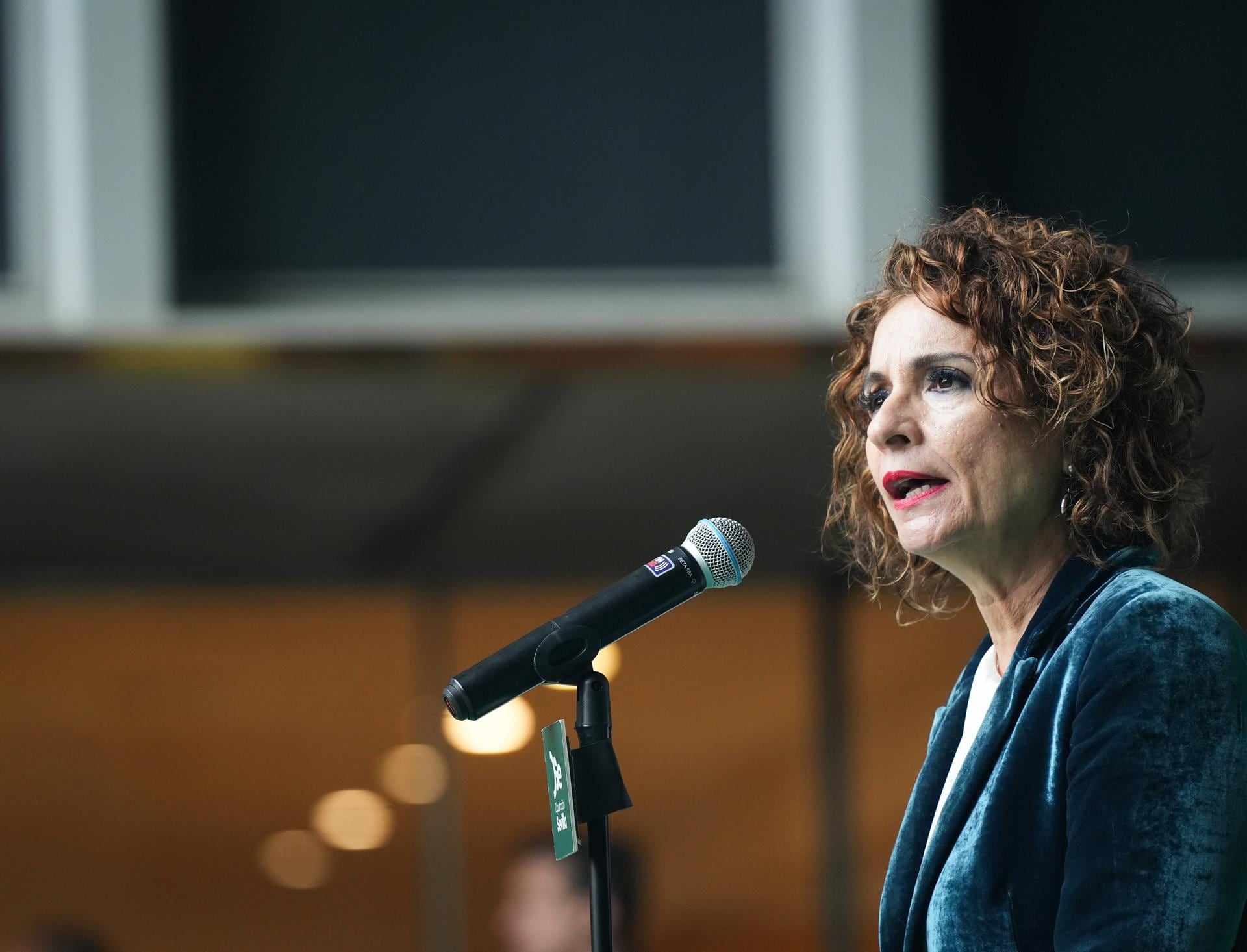 Montero: El Gobierno «seguirá acompañando» a las víctimas y en «búsqueda incesante de la verdad»