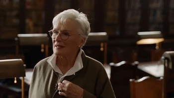 Glenn Close interpreta a una hispanista extranjera en 'La bola negra'