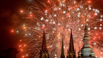 Praga renuncia a los fuegos