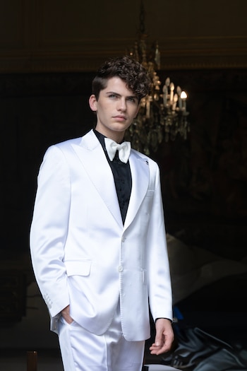 El cantante Martín Savi posa