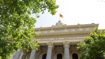 El Ibex 35 abre la sesión con ligeras caídas