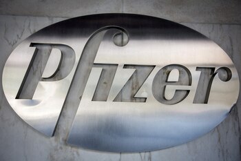 Logo de Pfizer en Nueva