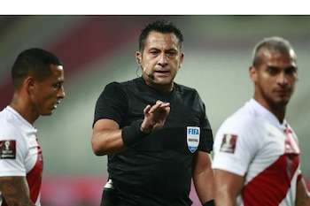 El árbitro chileno fue demitido de su cargo y no podrá dirigir más.