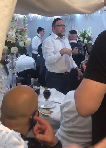 Hubo baile y comida.