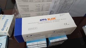 La entrega incluyó material para intervenciones oftalmológicas y se enmarca en la falta de víveres, electricidad y fármacos en la isla, mientras varias agrupaciones explican por qué decidieron involucrarse (Imagen cortesía)