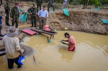 El Gobierno Nacional anuncia nueva estrategia integral para combatir la minería ilegal en el Bajo Cauca antioqueño y proteger a las comunidades locales - crédito prensa MinDefensa