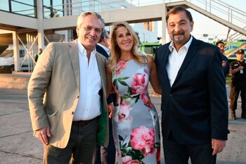 Alberto Fernández junto a Miguel