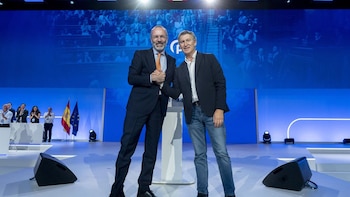 Feijóo deja en suspenso su