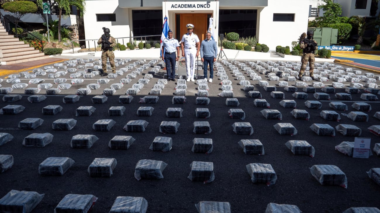 La Fuerza de Tarea Conjunta Interagencial Sur de Estados Unidos reconoció al Gobierno de la República Dominicana por su lucha contra el narcotráfico y el crimen organizado transnacional. (Foto cortesía Presidencia de la República Dominicana)