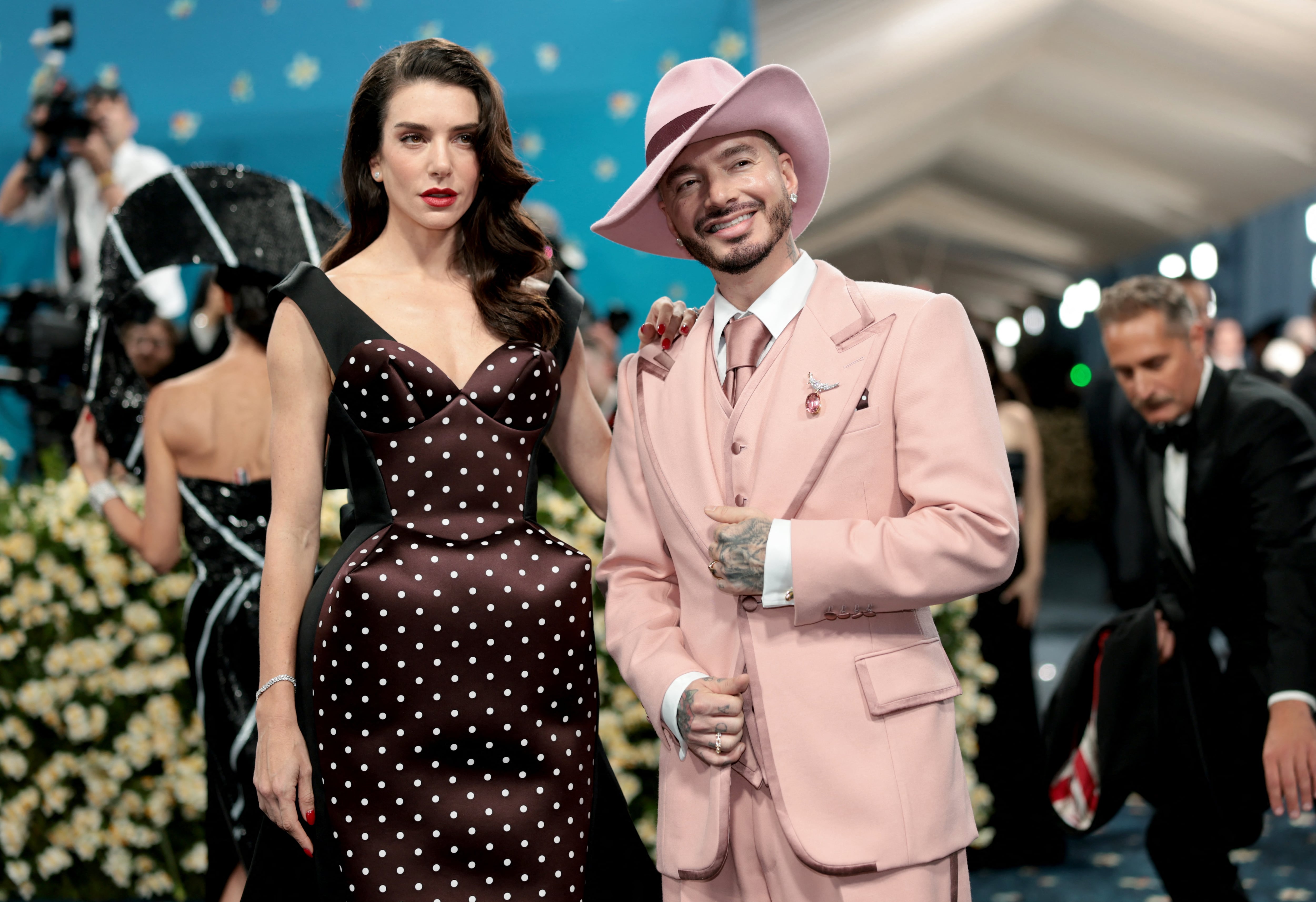 Mujer acusa a J Balvin de serle infiel a Valentina Ferrer durante su embarazo
