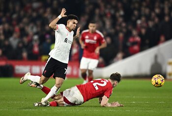 Arne Slot elogió la nueva