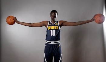 Manute Bol, ex jugador de la NBA.