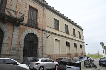Un edificio abandonado en la Ciudad Vieja de Montevideo (Presidencia)