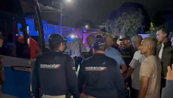 Migración Colombia expulsó a 27 extranjeros en Arauca tras determinar su riesgo para la seguridad fronteriza - crédito Migración