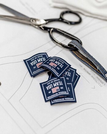 Las etiquetas para cada prenda