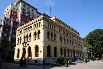La sede presidencial del Principado de Oviedo (Wikimedia Commons)