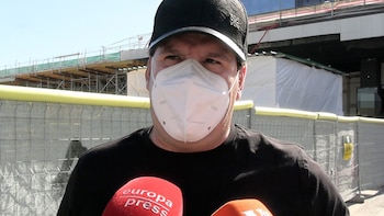Lucas llega a Barcelona para revisar su nariz y se pronuncia sobre Andy: "Prefiero mantenerme al margen"