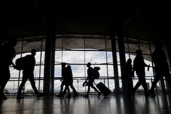 Datos de Migración Clombia muestran que se han generado más de 63.000 salidas adicionales de colombianos hacia Estados Unidos, 22.000 hacia México y 6.000 hacia Canadá en junio de 2026 - crédito Luisa Gonzalez/Reuters