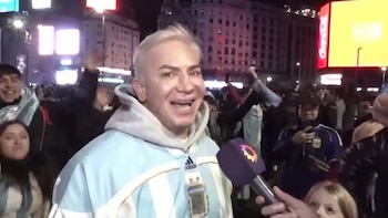 El video viral de Flavio Mendoza en el Obelisco junto a su hijo: “Tenemos que apoyar a Argentina”