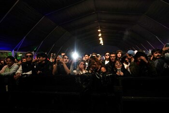 People react to the tribute