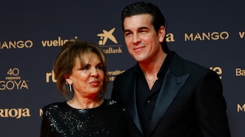 Mario Casas retrasa el posado