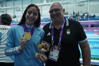 Malena Santillán junto a su