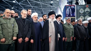 Miles de iraníes despidieron en