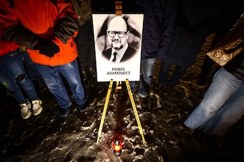 13/01/2024 January 13, 2024, Poland, Krakow: People gather at the Main Square to commemorate the 5th anniversary of the death of Mayor Pawel Adamowicz. Krakow, Poland, on January 13, 2024. Adamowicz, the mayor of Gdansk, died after being stabbed on a stage by a man with a knife during an open-air charity event in his city.
POLITICA
Europa Press/Contacto/Beata Zawrzel