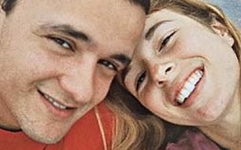 Suzane y Daniel tenían una relación enfermiza. A fines de 2001 sus padres intentaron convencerla para que terminara el noviazgo. Habían descubierto que ella se drogaba. Pero Suzane les mentía constantemente para poder estar con él