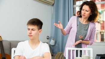 Aunque pueden preocuparte estos cuatro comportamientos de tu hijo, pueden ser señales positivas: un psicólogo explica los motivos