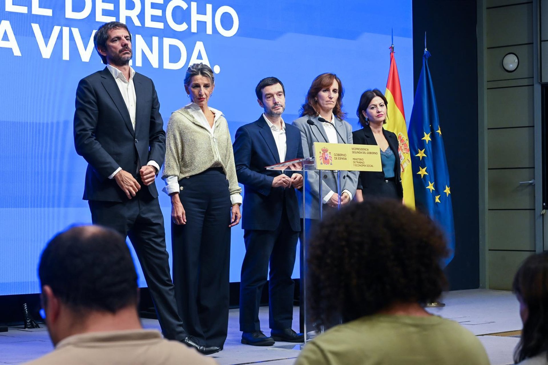 29/09/2026 (I-D) El ministro de Cultura, Ernest Urtasun; la vicepresidenta seguda y ministra de Trabajo y Economía Social, Yolanda Díaz; el ministro de Derechos Sociales, Consumo y Agenda 2030, Pablo Bustinduy; la ministra de Sanidad, Mónica García, y la ministra de Juventud e Infancia, Sira Rego, durante una rueda de prensa, en la sede de la Vicepresidencia Segunda, a 29 de septiembre de 2026, en Madrid (España). PSOE y Sumar, los dos partidos que forman el Gobierno de coalición, han alcanzado un acuerdo para aprobar el real decreto de Vivienda en el Consejo de Ministros en el que se incluyen algunas medidas que piden los Sindicatos de Inquilinos.POLITICA Gustavo Valiente - Europa Press