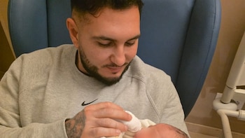 Una mujer asegura estar embarazada de Omar Montes, que tuvo a su segundo hijo con su novia actual hace tan solo seis meses: “El secreto más bonito”