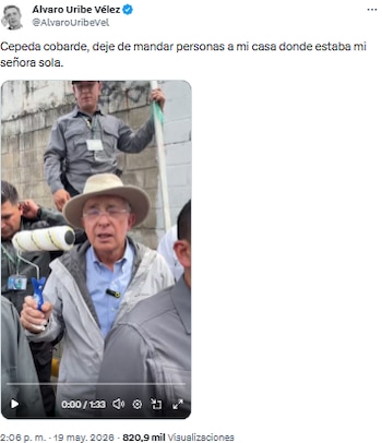 Álvaro Uribe Vélez denunció presencia de multitud y pintadas frente a su casa en Rionegro, Antioquia - crédito @AlvaroUribeVel7X