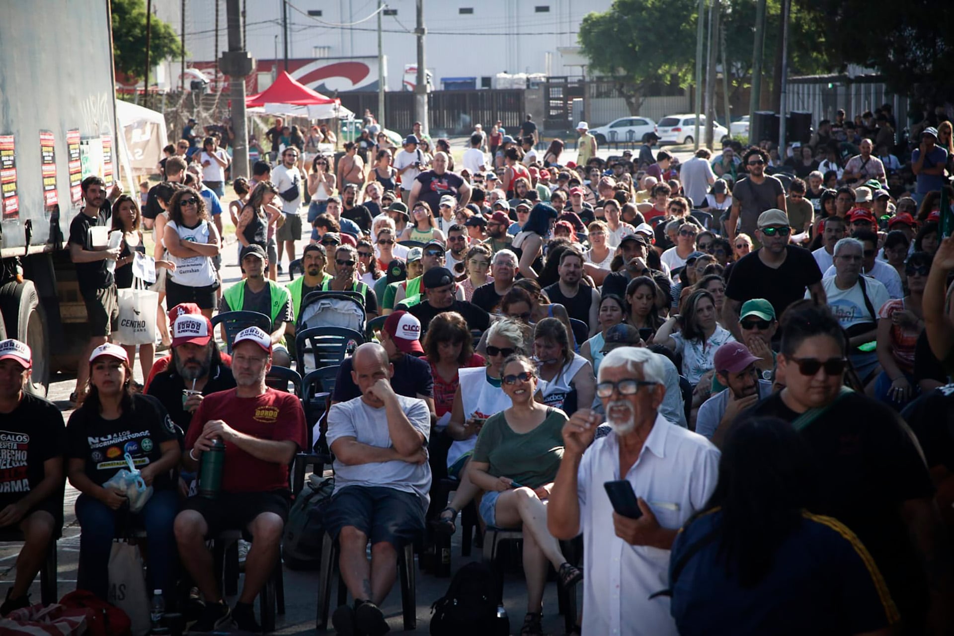 En las asambleas se votó “rodear el Parlamento” el día que se trate la reforma laboral